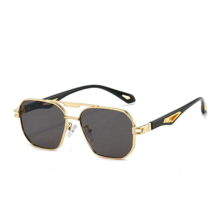 Moderne unisex solbriller med anti-refleks glas og fuld UV400 beskyttelse i elegant metalramme.