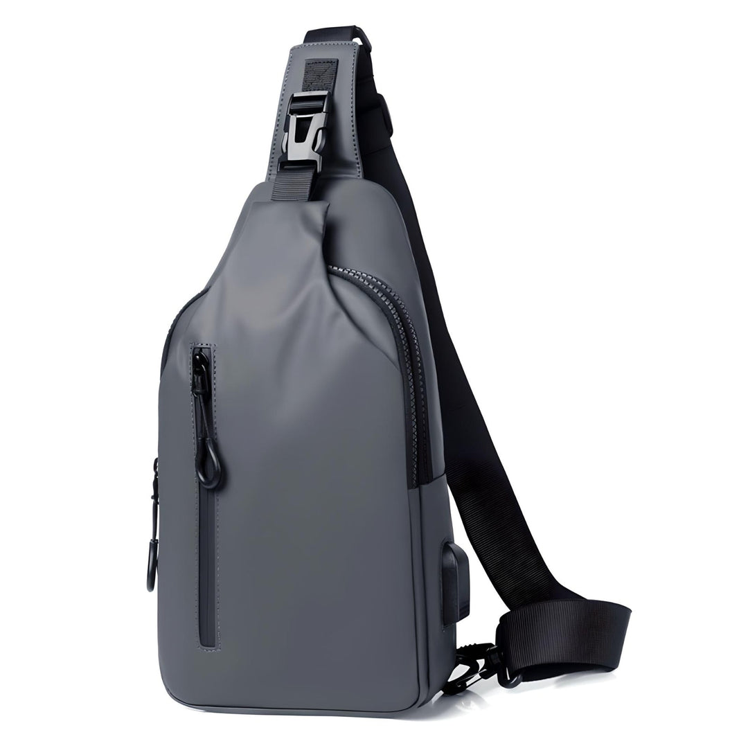 Robust vandtæt festivaltaske i unisex design med USB-opladning, sort farve.