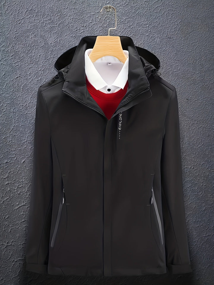 "Vandtæt og åndbar softshell-jakke til kvinder i teknisk design, vises forfra med slank pasform og elegant silhuet."