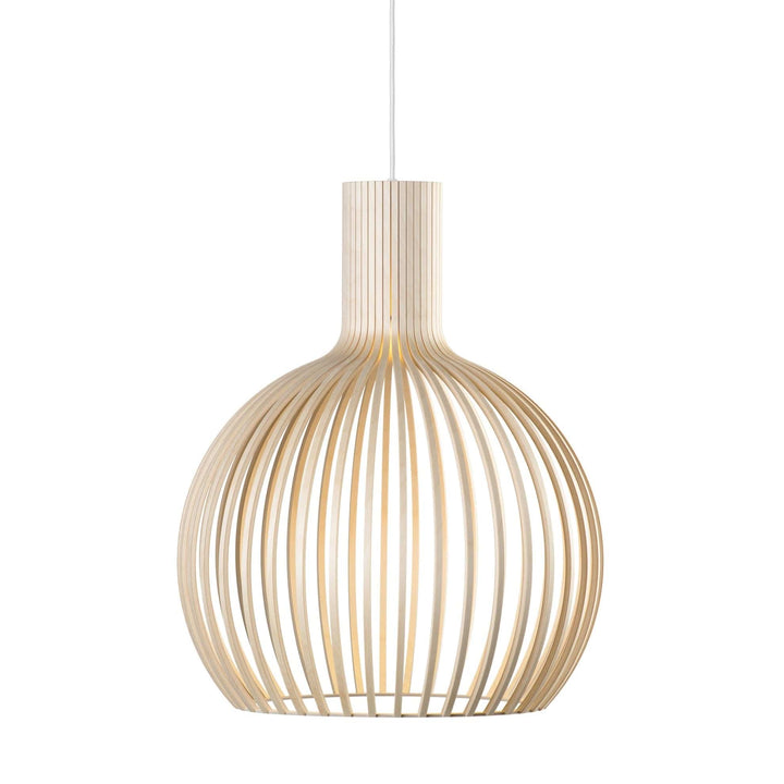 Vintage træpendel lampe med justerbar højde og LED; skandinavisk design i naturlig træfinish til boligindretning.