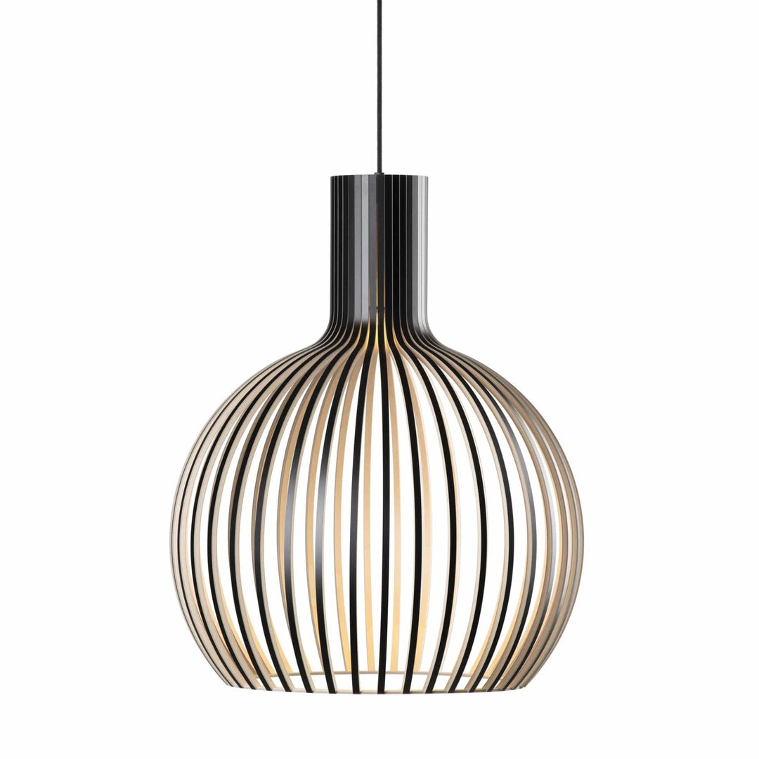 Vintage træpendel lampe med justerbar højde og LED; skandinavisk design i naturlig træfinish til boligindretning.